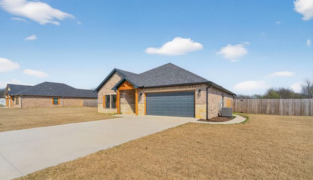 207 Lindsey Avenue, Adair, OK 74330