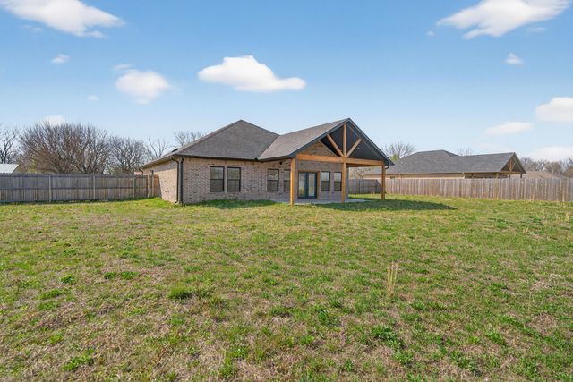 207 Lindsey Avenue, Adair, OK 74330