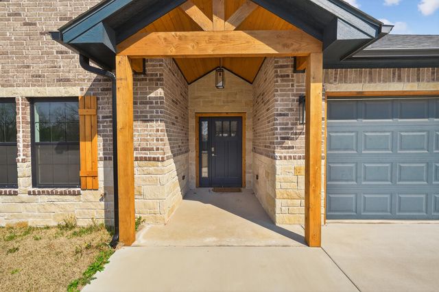 207 Lindsey Avenue, Adair, OK 74330