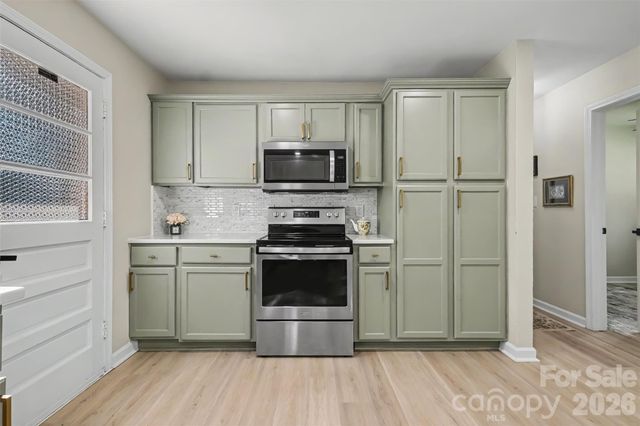 4023 Strangford Avenue, Charlotte, NC 28215