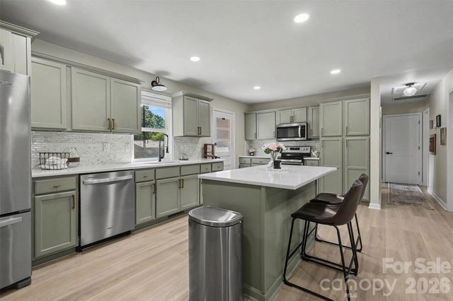 4023 Strangford Avenue, Charlotte, NC 28215