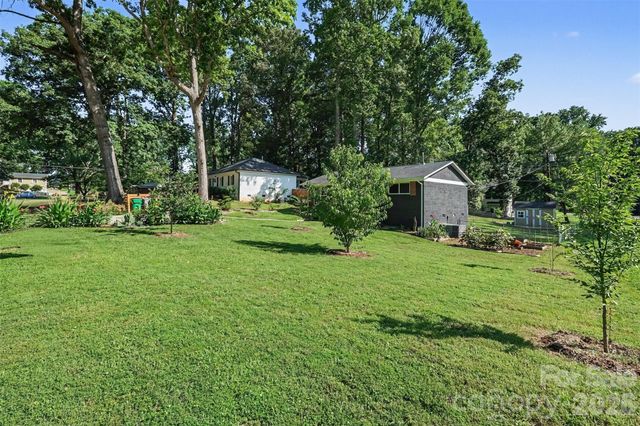 4023 Strangford Avenue, Charlotte, NC 28215