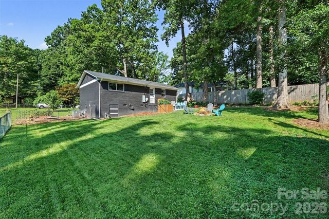 4023 Strangford Avenue, Charlotte, NC 28215