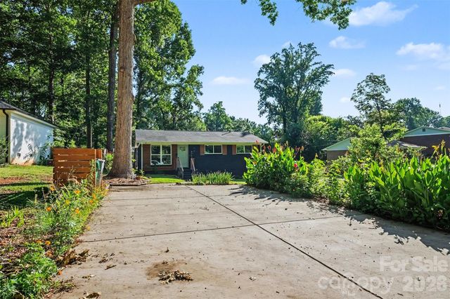 4023 Strangford Avenue, Charlotte, NC 28215