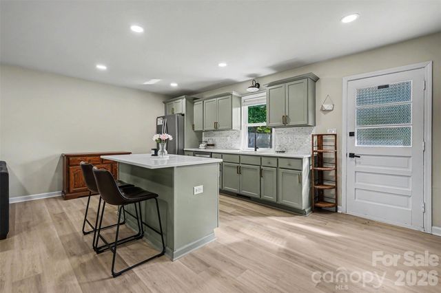 4023 Strangford Avenue, Charlotte, NC 28215