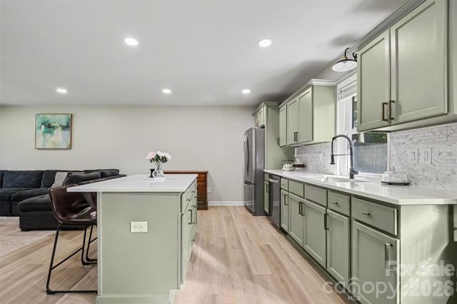 4023 Strangford Avenue, Charlotte, NC 28215