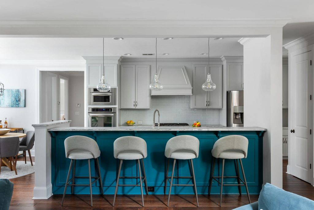 Image 10 of property listing at 4320 Savoy Street, Mount Pleasant, SC 29466