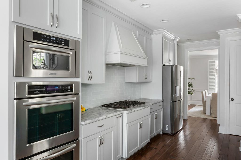 Image 11 of property listing at 4320 Savoy Street, Mount Pleasant, SC 29466