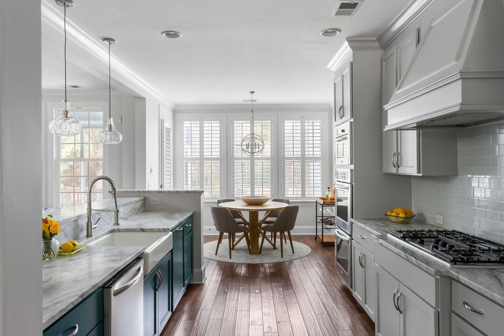 Image 12 of property listing at 4320 Savoy Street, Mount Pleasant, SC 29466