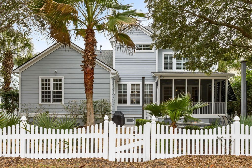 Image 24 of property listing at 4320 Savoy Street, Mount Pleasant, SC 29466