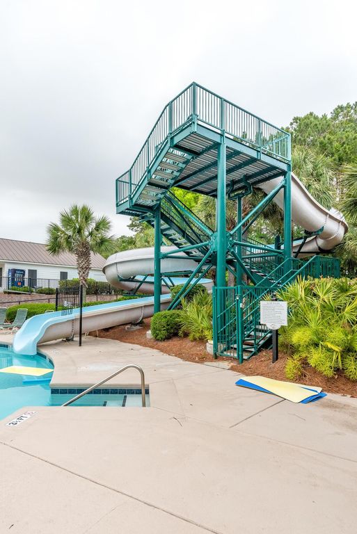 Image 37 of property listing at 4320 Savoy Street, Mount Pleasant, SC 29466