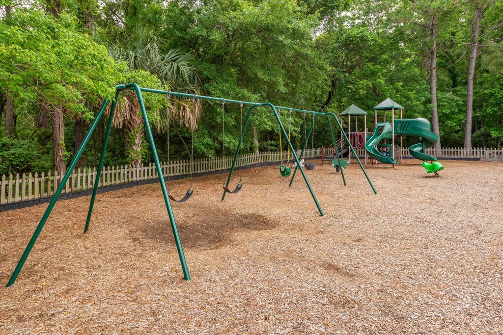 Image 39 of property listing at 4320 Savoy Street, Mount Pleasant, SC 29466