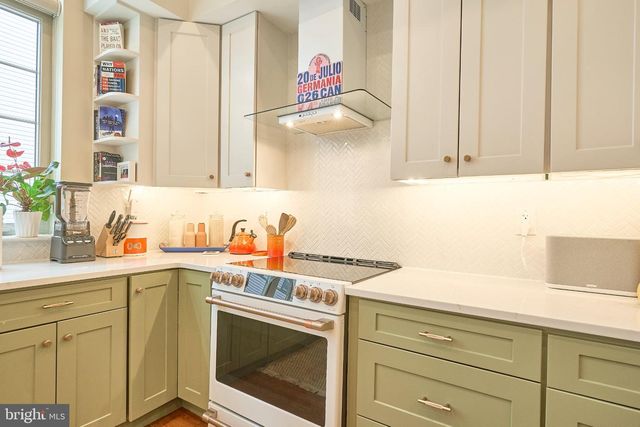 1802 GINNODO ST, Philadelphia, PA 19130