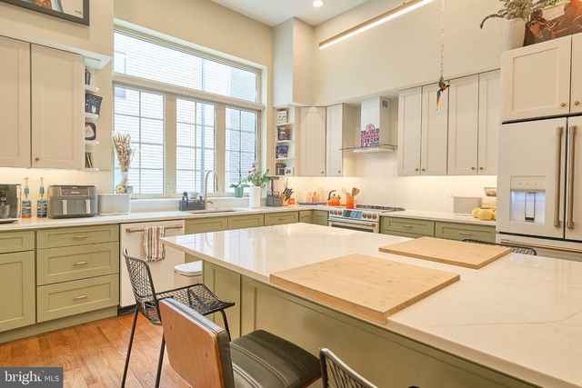 1802 GINNODO ST, Philadelphia, PA 19130