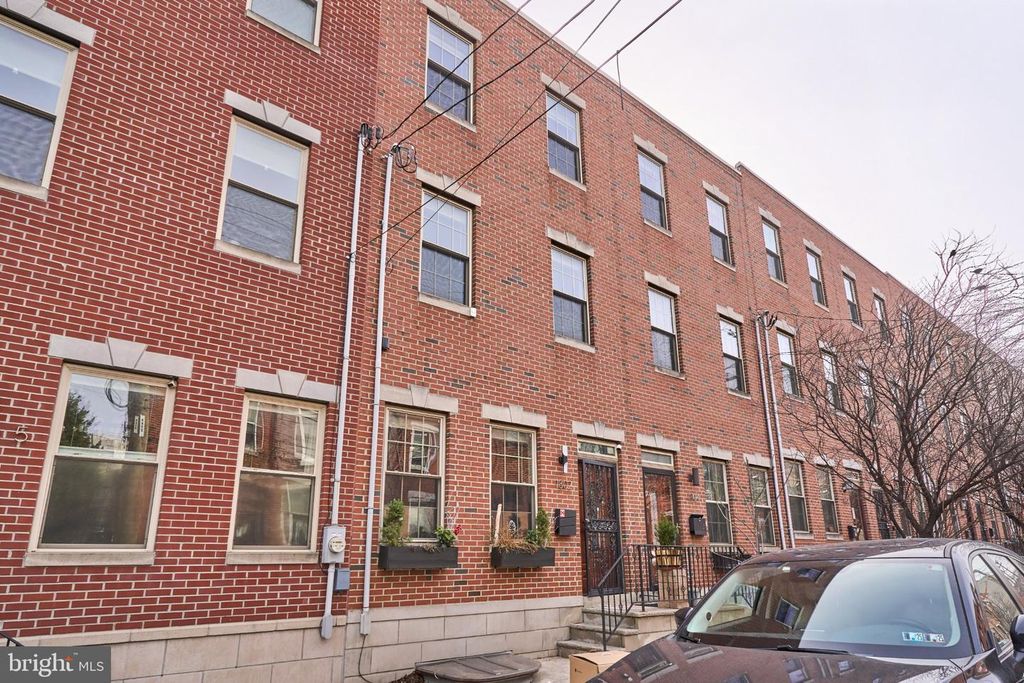 1802 GINNODO ST, Philadelphia, PA 19130