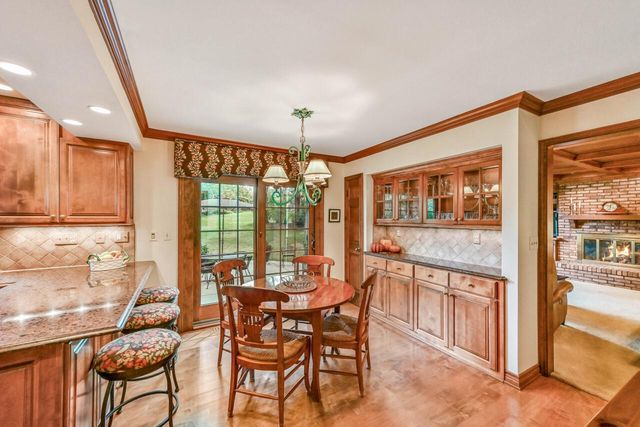 1660 Constitution DRIVE, Brookfield, WI 53045