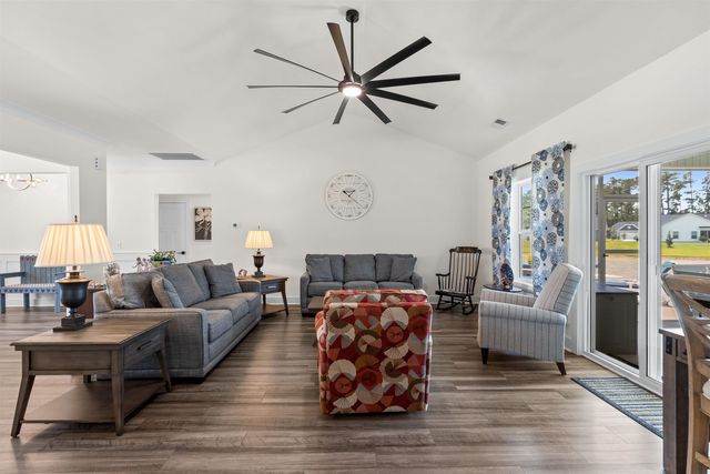 1052 Jase Dr., Longs, SC 29568