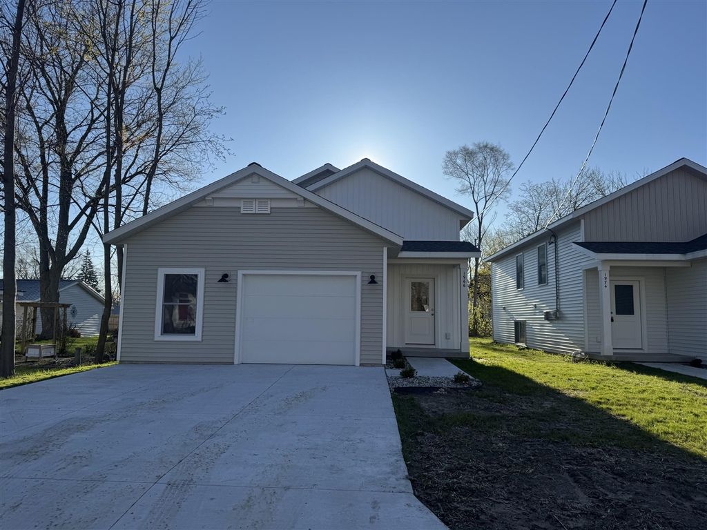 1966 Dowd Street, Muskegon, MI 49441