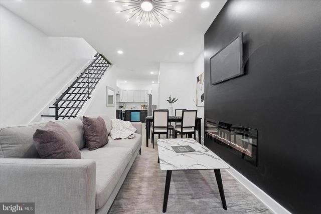 537 N WANAMAKER ST, Philadelphia, PA 19131