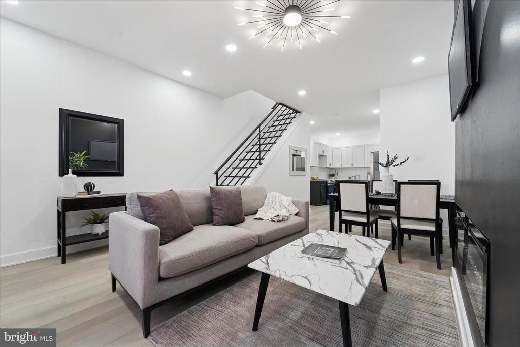 537 N WANAMAKER ST, Philadelphia, PA 19131