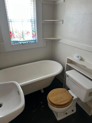 1021 W Jackson Street, Borger, TX 79007