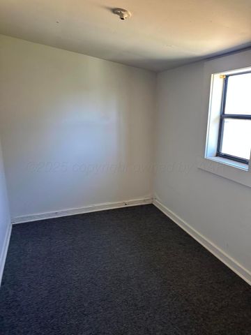 1021 W Jackson Street, Borger, TX 79007