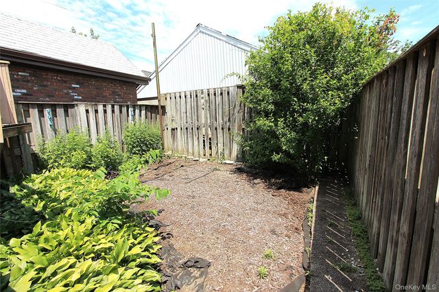 72-19 66th Road, Middle Village, NY 11379