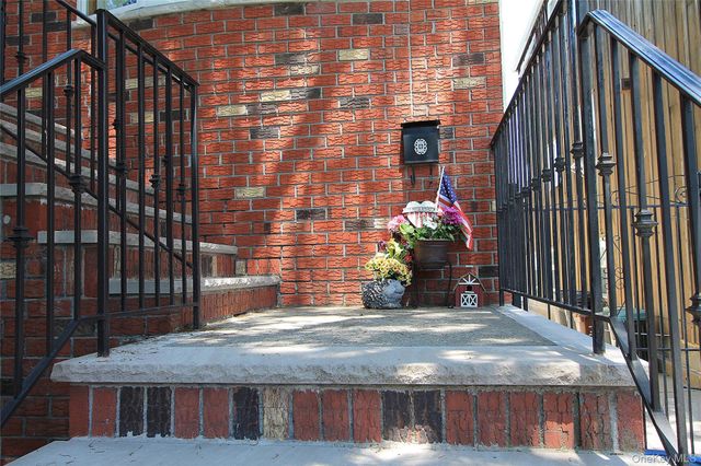 72-19 66th Road, Middle Village, NY 11379