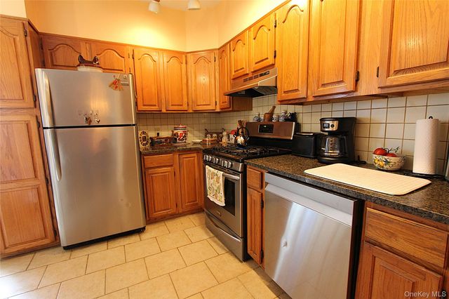 72-19 66th Road, Middle Village, NY 11379