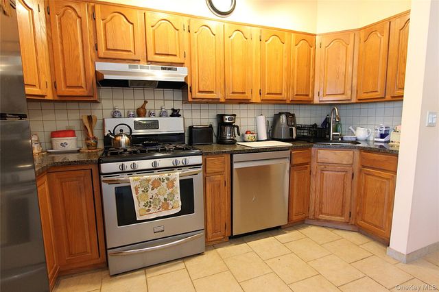 72-19 66th Road, Middle Village, NY 11379