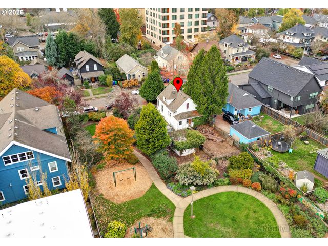 4044 Ne 6TH Ave, Portland, OR 97212