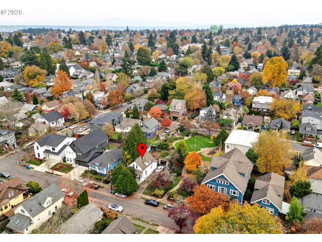 4044 Ne 6TH Ave, Portland, OR 97212