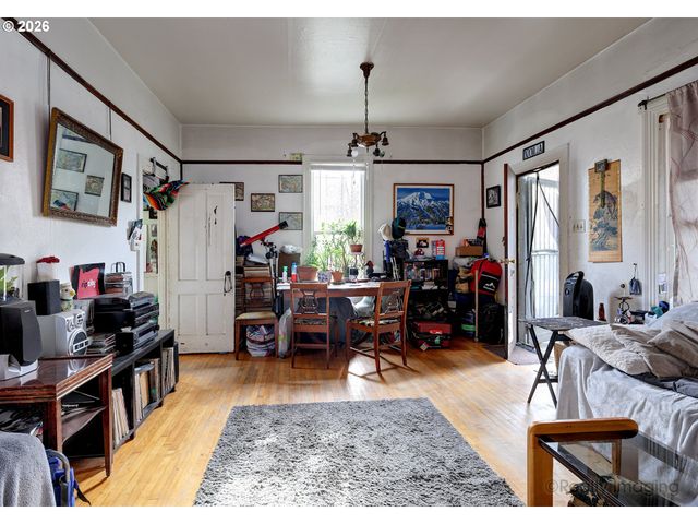 4044 Ne 6TH Ave, Portland, OR 97212