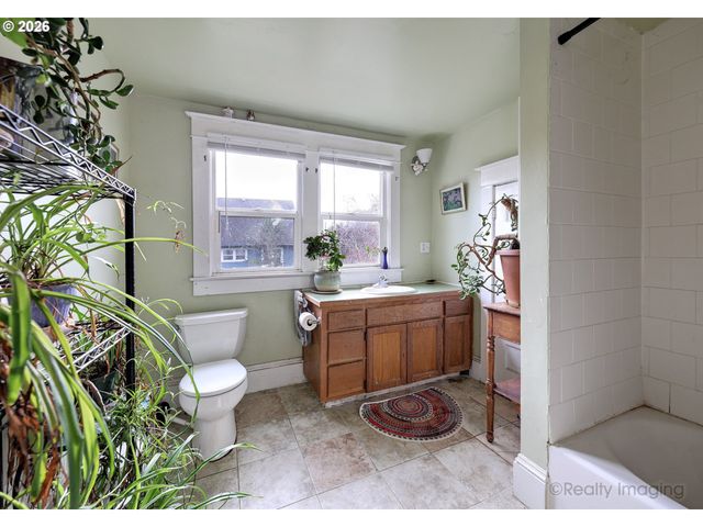 4044 Ne 6TH Ave, Portland, OR 97212