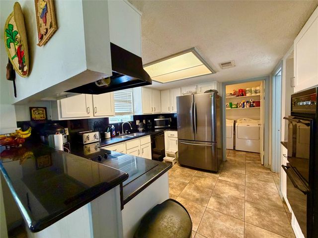 15111 Chasehill Drive, Houston, TX 77489