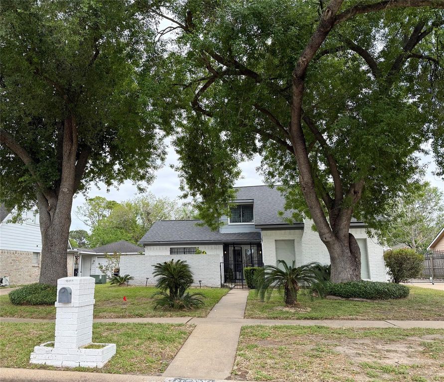 15111 Chasehill Drive, Houston, TX 77489