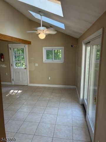 19 Crescent Rd, Wayne Twp., NJ 07470