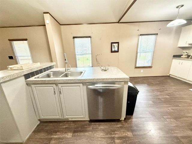 210 Lake Drive, Oyster Creek, TX 77541