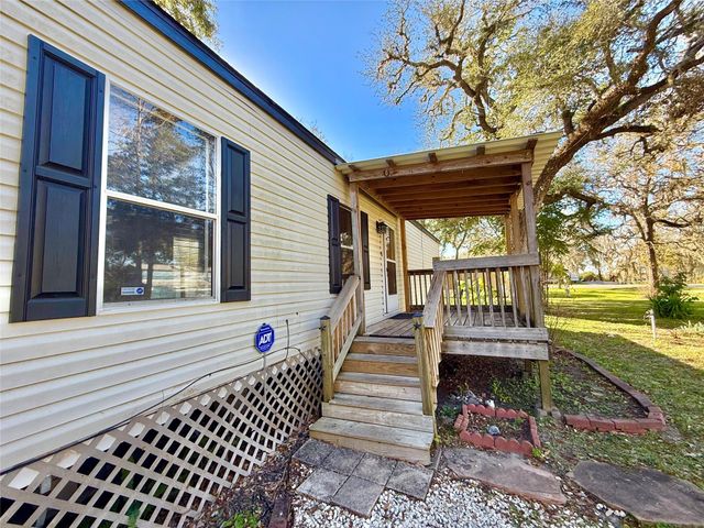 210 Lake Drive, Oyster Creek, TX 77541