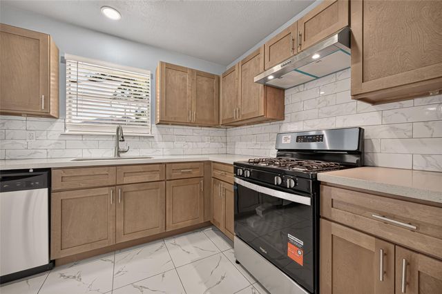 15522 Town Green Drive, Houston, TX 77083