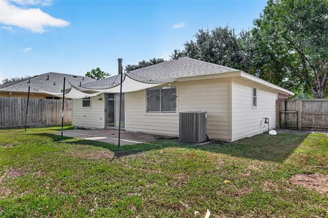 15522 Town Green Drive, Houston, TX 77083