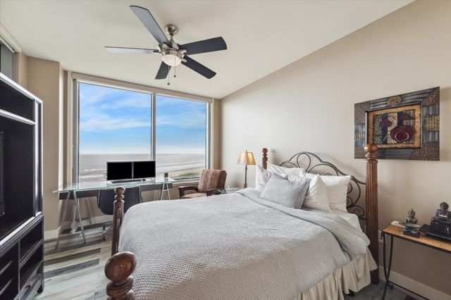 801 E Beach Drive TW0908, Galveston, TX 77550
