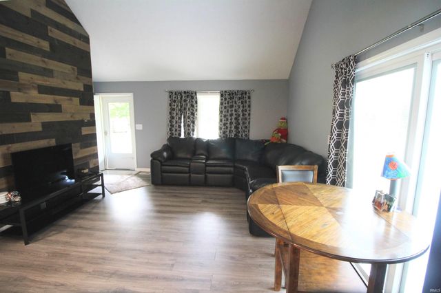 53 Greens Drive, Spencer, IN 47460