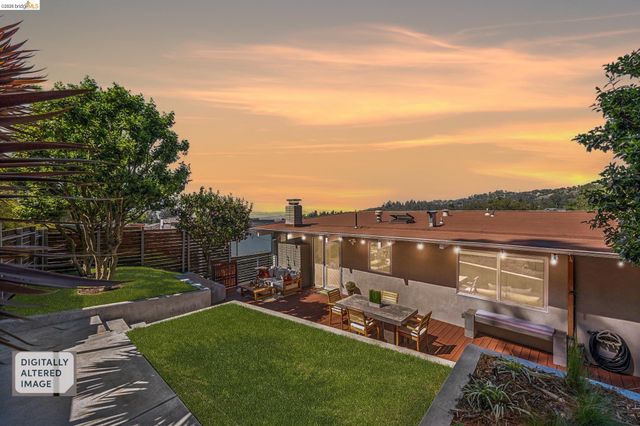 6733 Snake Rd, Oakland, CA 94611