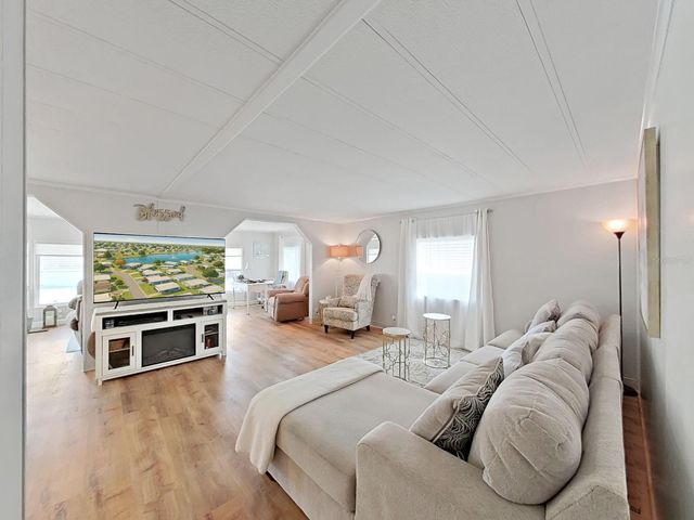 4928 FOXDALE DR, Lakeland, FL 33810