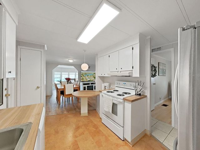 4928 FOXDALE DR, Lakeland, FL 33810