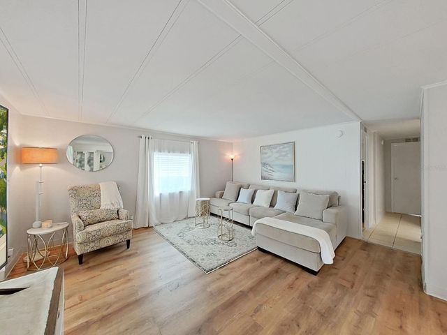 4928 FOXDALE DR, Lakeland, FL 33810