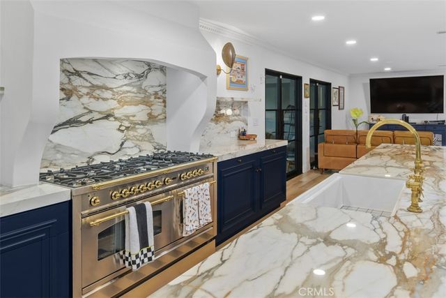 5910 Victoria, Riverside, CA 92506