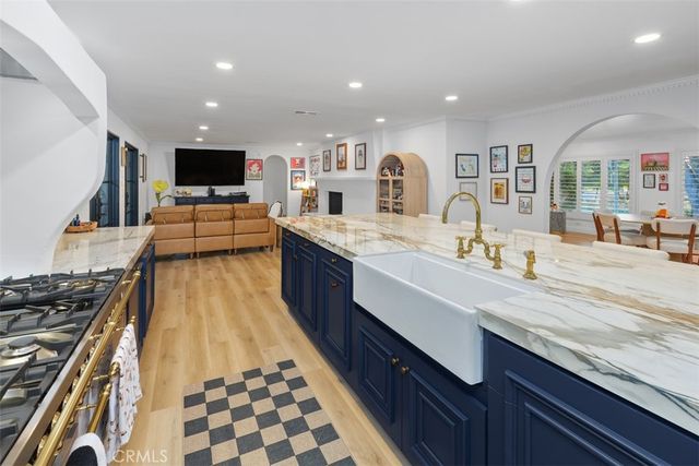 5910 Victoria, Riverside, CA 92506
