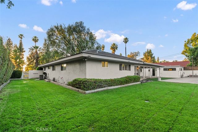 5910 Victoria, Riverside, CA 92506